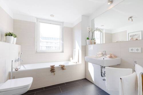 modernes Tageslichtbad - 