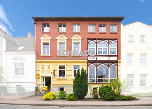 ...mit Schmuckfassade und Wintergarten - Blickfang... - 245.000,00 EUR Kaufpreis, ca.  460,00 m² Wohnfläche
