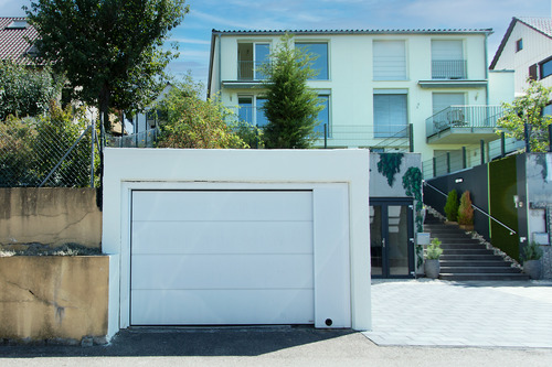 Ansicht Südwest mit Garage - 5 Zimmer Doppelhaushälfte in Weil der Stadt