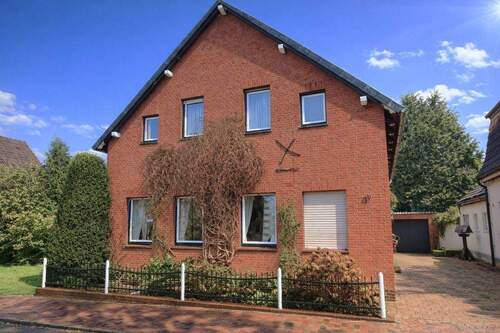 Schönwetter-Außenansicht (1)_Kopie - Historisches Wohnhaus von 1911: Authentischer Charme & zeitlose Substanz-ZENTRAL-VAREL! 1.151 m² Grundstück!