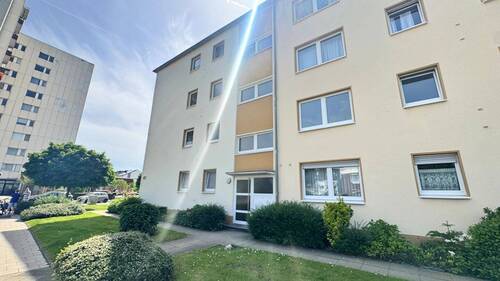 Hausansicht - 4 Zimmer Etagenwohnung zum Kaufen in Düsseldorf