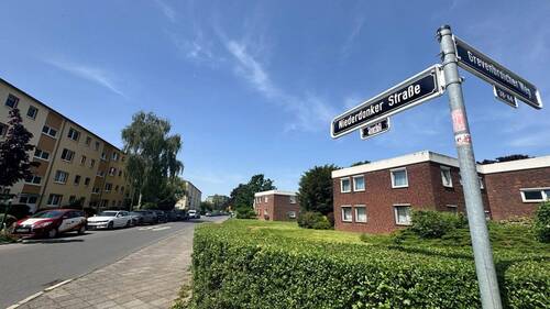 ruhige Anliegerstraße - 4 Zimmer Etagenwohnung in Düsseldorf
