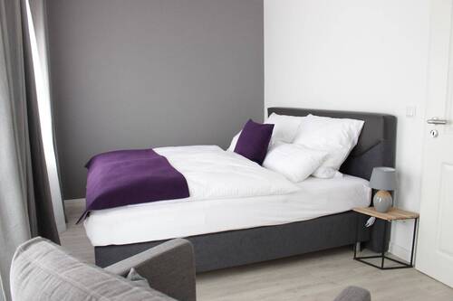 Schlafzimmer EG Whg - Mehrfamilienhaus, Wohnhaus mit 126,00 m&sup2; in Undeloh zum Kaufen