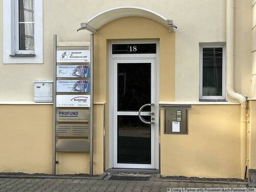 Hauseingang - 1 Zimmer Büro in Gera