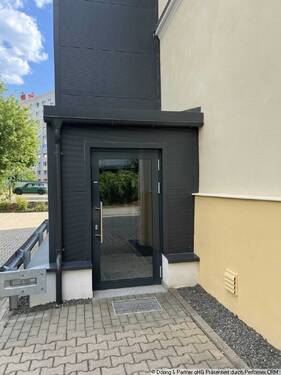 Zugang zum Lift - Büro mit 363,00 m&sup2; in Gera zur Miete