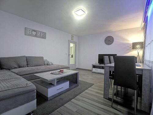 Wohnzimmer - 3 Zimmer Etagenwohnung zum Kaufen in Kempten