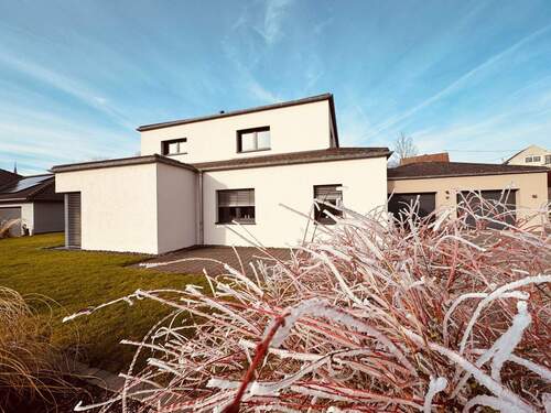 1. Ansicht Strasse (8) - TRAUMHAUS ** EFH ** Einfamilienhaus * Lambertsberg * EIFEL * Prüm*Bitburg *** A60A1NATUR*sofort Einziehen***Smarthome - BUS System***