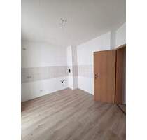 1 Monat Kaltmietenfrei! sanierte, großzügige 2-Raum-Wohnung mit Loggia - Waldheim