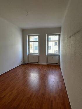Wohnzimmer - 2 Zimmer Etagenwohnung zur Miete in Leipzig