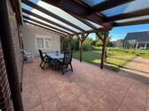 Haus Hinteransicht_Terrasse_Garten (7) - 