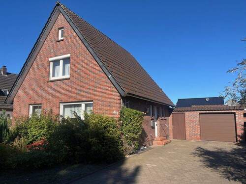 Eingang und Einfahrt (8) - 4 Zimmer Einfamilienhaus zum Kaufen in Varel