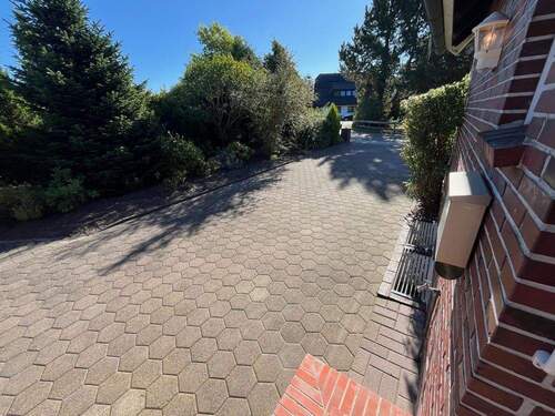 Einfahrt Ansicht zur Straße - Einfamilienhaus mit 95,00 m² in Varel zum Kaufen