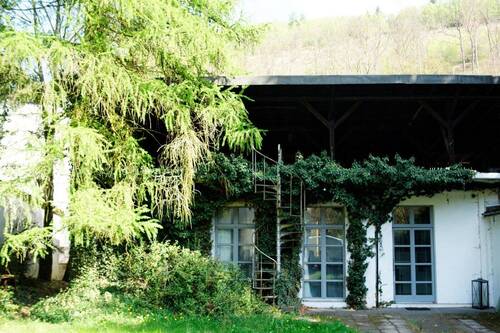 Außen Front Westseite.jpg - Refugium mit Loft und Haus - 165.000,00 EUR Kaufpreis, ca.  325,00 m² Wohnfläche