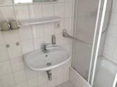 Dusche, Waschbecken - 