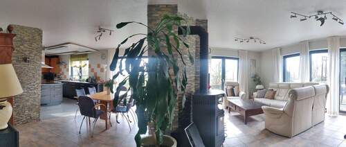 Essbereich und Wohnzimmer - 