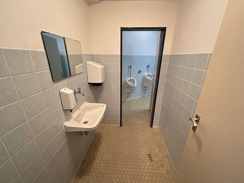Toiletten KG - 