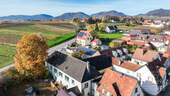 Luftbild mit Blick auf Reben und Pfälzerwald - Einfamilienhaus zum Kaufen in Ilbesheim bei Landau in der Pfalz