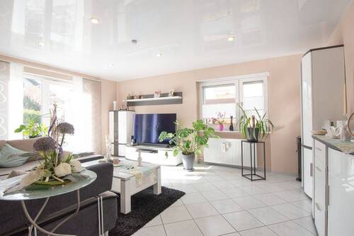 Wohnzimmer - 4 Zimmer Etagenwohnung zum Kaufen in Waldsee