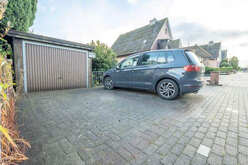Garage und Parkplatz - Einfamilienhaus mit 109,40 m² in Horneburg zum Kaufen