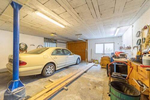 Garage - Seitenstraße - 