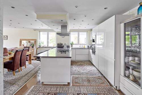 Küche - Mehrfamilienhaus, Wohnhaus mit 195,00 m&sup2; in Waiblingen zum Kaufen