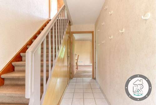 Heller Flur im Erdgeschoss - Einfamilienhaus mit 134,00 m² in Hechthausen zum Kaufen