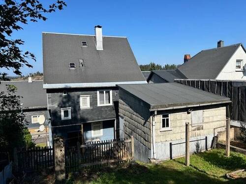 IMG_0198.jpg - Wohnhaus mit Doppelgarage - 49.000,00&nbsp;EUR Kaufpreis, ca.&nbsp; 120,00&nbsp;m&sup2;&nbsp;Wohnfl&auml;che