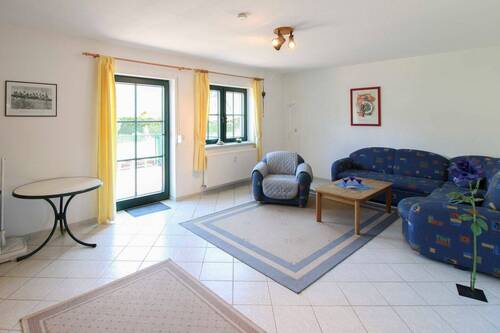 Wohnzimmer - 2 Zimmer Etagenwohnung zum Kaufen in Garz