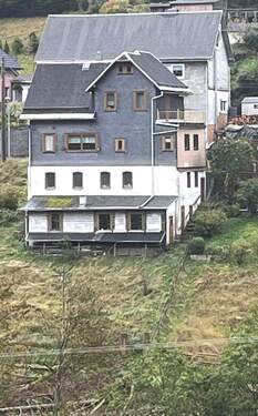 Außenansicht - Mehrfamilienhaus, Wohnhaus zum Kaufen in Neuhaus am Rennweg