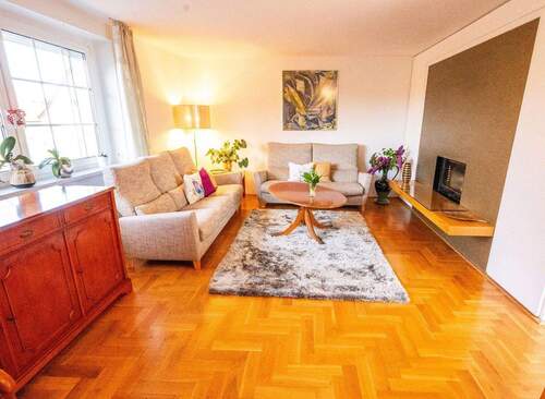 Wohnzimmer mit Kamin - 