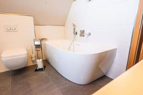 Bad im OG mit Fußbodenheizung - 