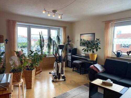 Wohnzimmer - Etagenwohnung mit 95,00 m² in Schweinfurt zum Kaufen