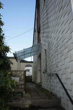 Bild 2 - 8 Zimmer Mehrfamilienhaus, Wohnhaus zum Kaufen in Steinebach / Wied