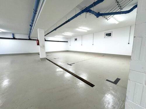 Garage - Etagenwohnung mit 104,00 m&sup2; in Esslingen am Neckar zum Kaufen