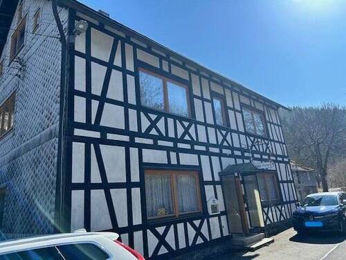 Außenansicht - 8 Zimmer Mehrfamilienhaus, Wohnhaus zum Kaufen in Neuhaus am Rennweg