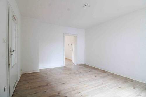 Wohnbereich - 2 Zimmer Einfamilienhaus zum Kaufen in Köln