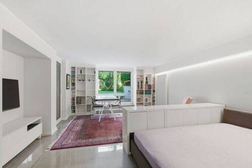 Zimmer - Mehrfamilienhaus, Wohnhaus mit 223,00 m&sup2; in Köln zum Kaufen