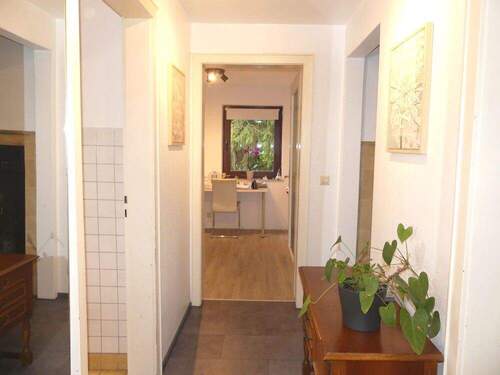 Flur - Etagenwohnung mit 44,00 m&sup2; in Ostfildern zum Kaufen