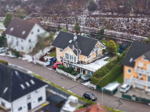 Außenansich - RESERVIERT - Seltene Gelegenheit am Hammersee: Dreifamilienhaus