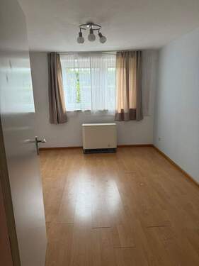 1E4404E8-7E45-4D8F-B0D3-6E4D51C39232 - 2 Zimmer Etagenwohnung in March