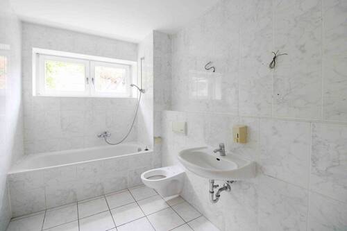 Badezimmer - 2 Zimmer Einfamilienhaus in Berlin