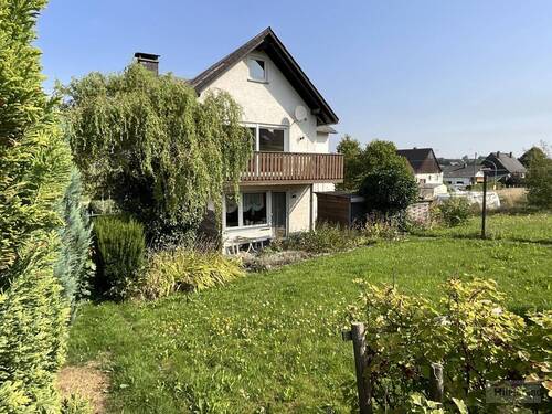 Gartenansicht - 6 Zimmer Mehrfamilienhaus, Wohnhaus zum Kaufen in Brilon-Rösenbeck
