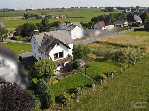 Luftbildaufnahme - 6 Zimmer Mehrfamilienhaus, Wohnhaus in Brilon-Rösenbeck