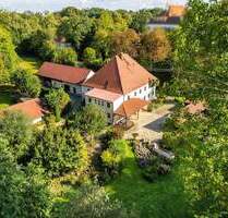 Einmalig u. prov.frei ! Wohn-lifestyle Anwesen, 3 WE, ca. 480m² Wfl., 800m² Lagerfl., 7000 m² Gr. - Egenhofen Weyhern