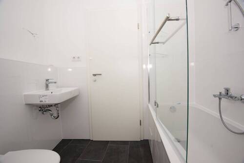 Bad 2-2 - 2 Zimmer Etagenwohnung zur Miete in Chemnitz