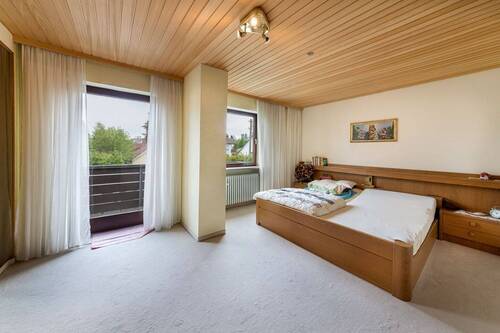 Schlafzimmer mit Balkon - 
