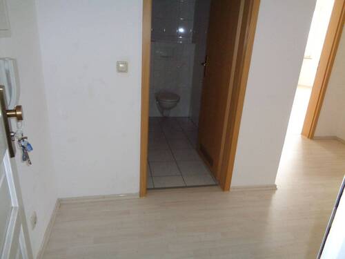 01 Flur - 2 Zimmer Etagenwohnung zur Miete in Plauen