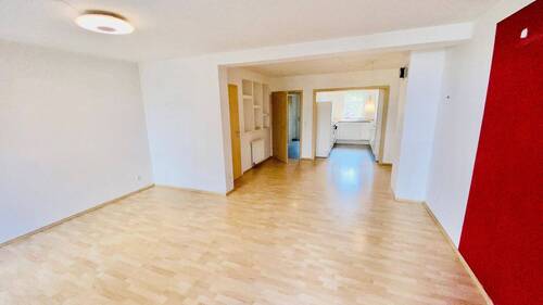 Wohnen Blick zur Küche - Mehrfamilienhaus, Wohnhaus mit 145,00 m² in Fürth zur Miete