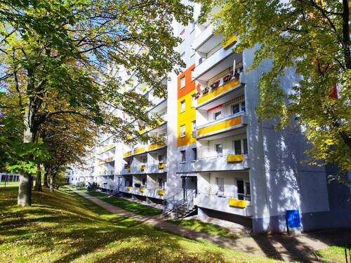 Hausansicht - Etagenwohnung mit 70,80 m² in Chemnitz zur Miete