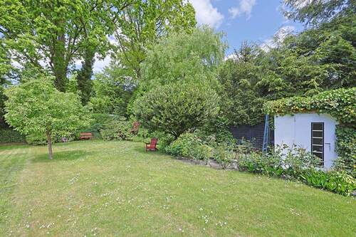 Pflegeleicht und schön - Garten der Haushälfte - 